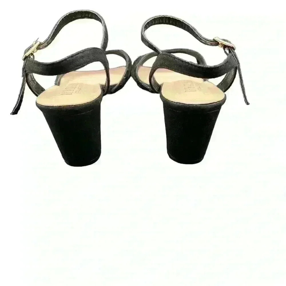 De Blossom Collection 3” black heel and 3 sequins straps. Size 8. - Picture 2 of 7